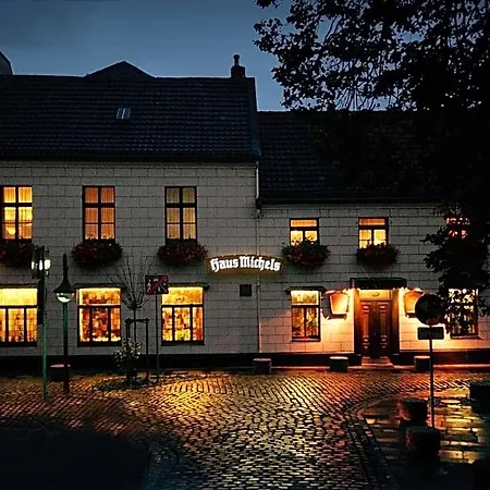 Michels Garni Hotel